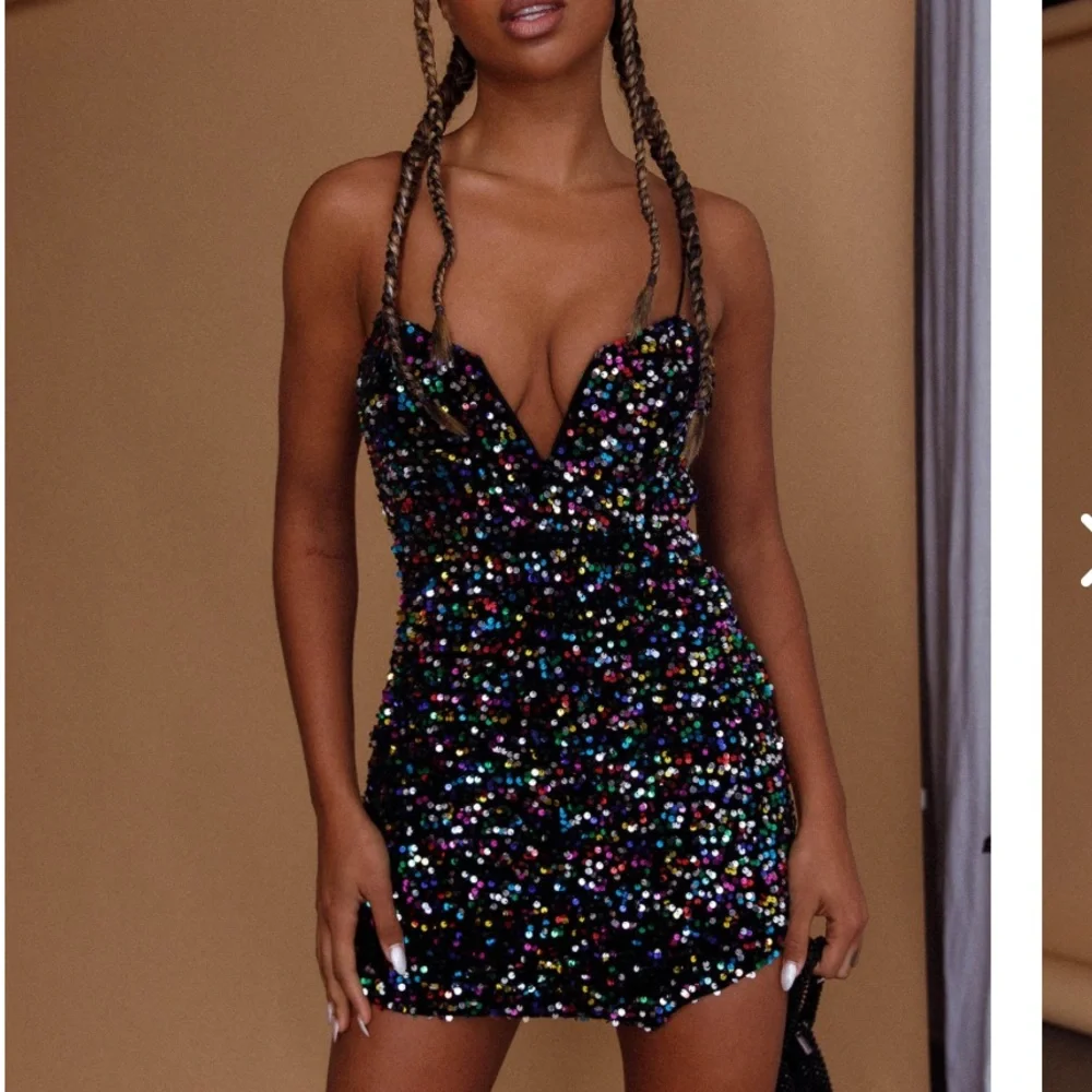 Selfie Leslie Dress - Picture 1 of 5